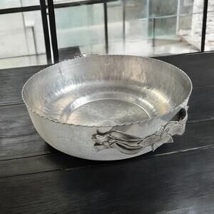 Vintage Hammered Aluminum Bowl Floral Handles 8.5" x 3" Fruit Pastry Display